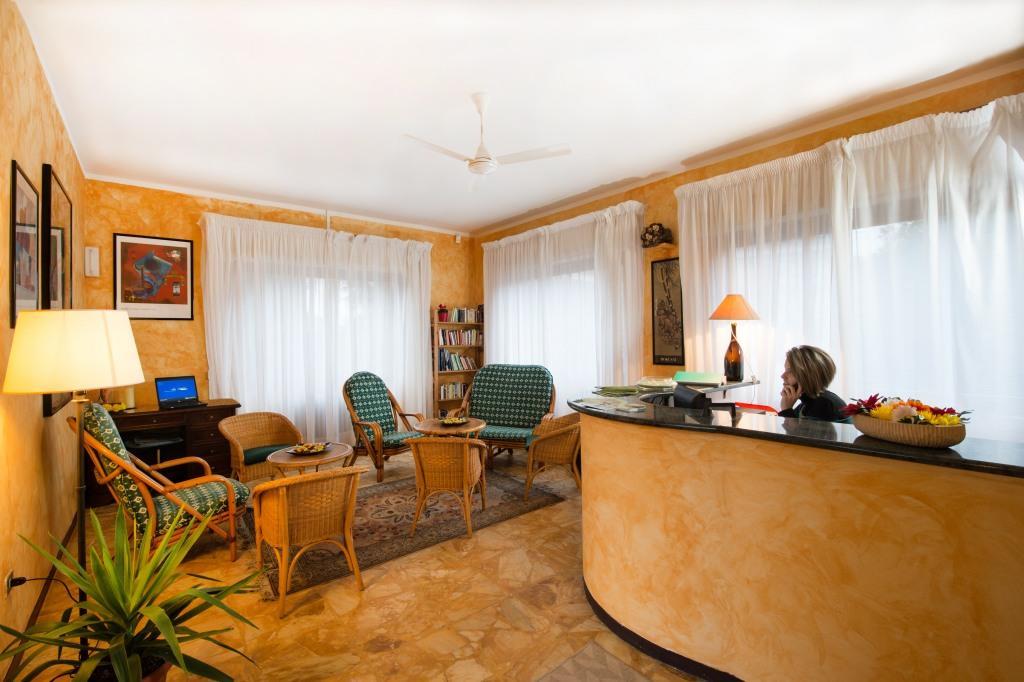 Hotel Elvezia Lake Maggiore エクステリア 写真