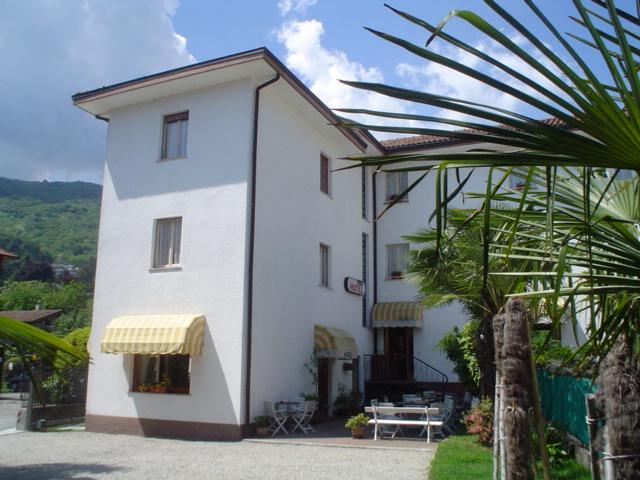 Hotel Elvezia Lake Maggiore エクステリア 写真