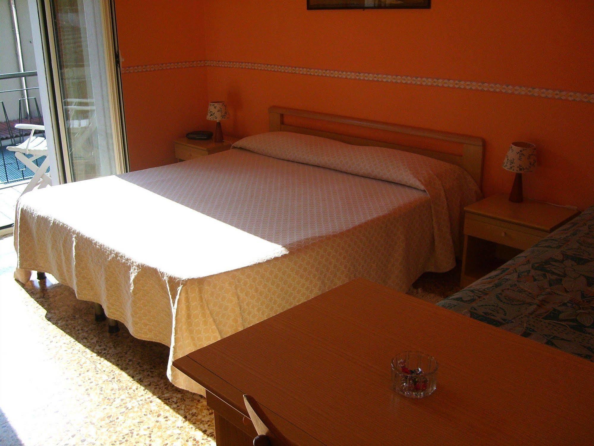 Hotel Elvezia Lake Maggiore エクステリア 写真